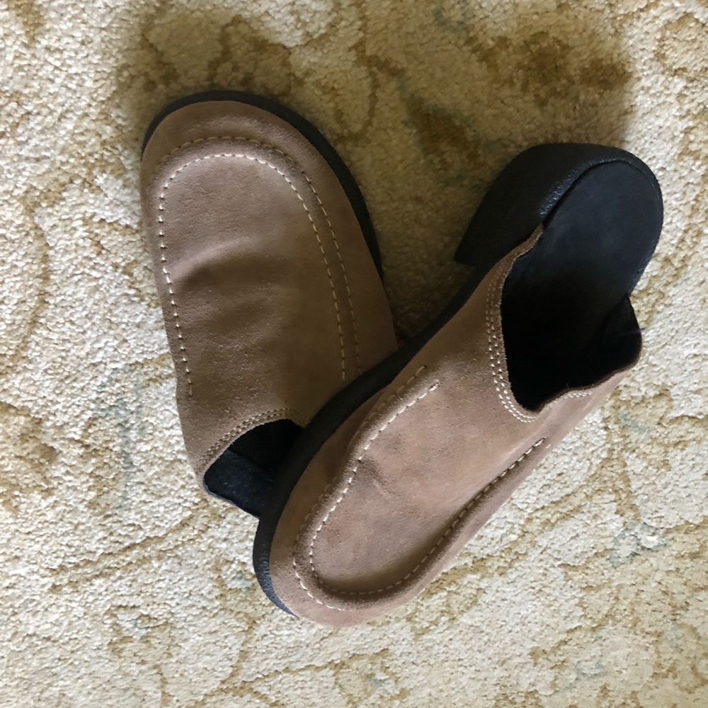 Apostrophe shoes